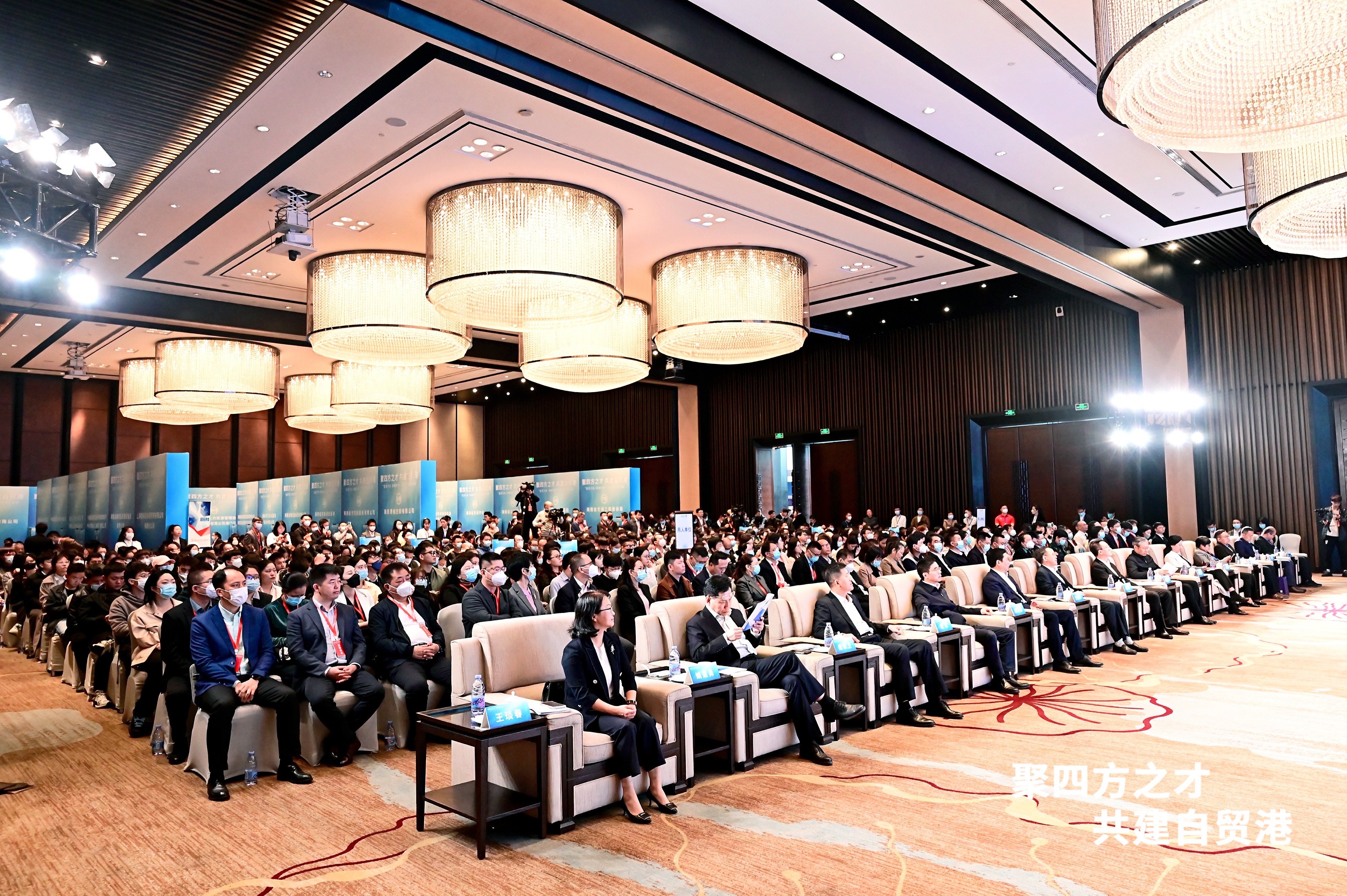 马克思主义学院率队前往重庆参加2023年校招活动