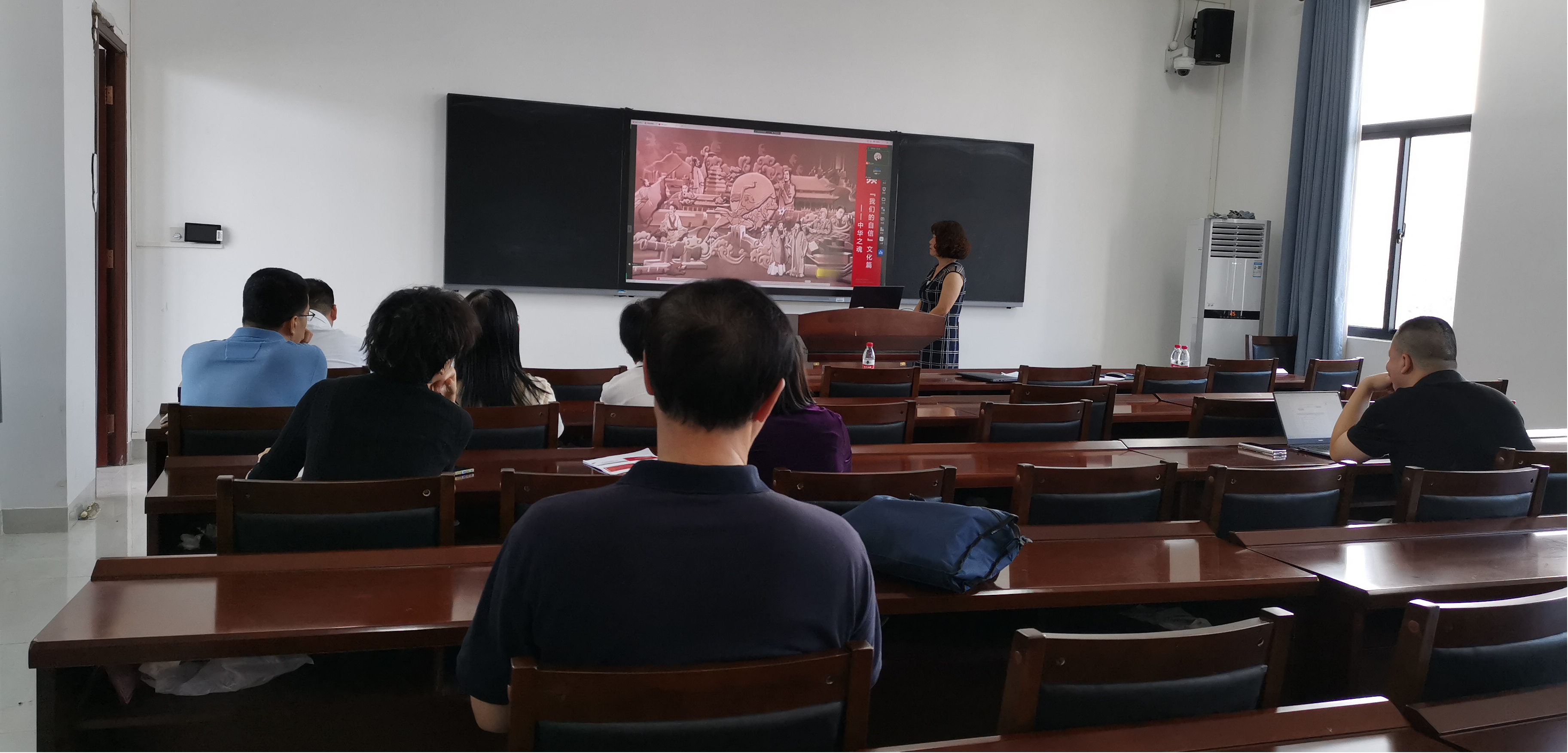 “新思想”教研室例行集体备课检视期中教学效果