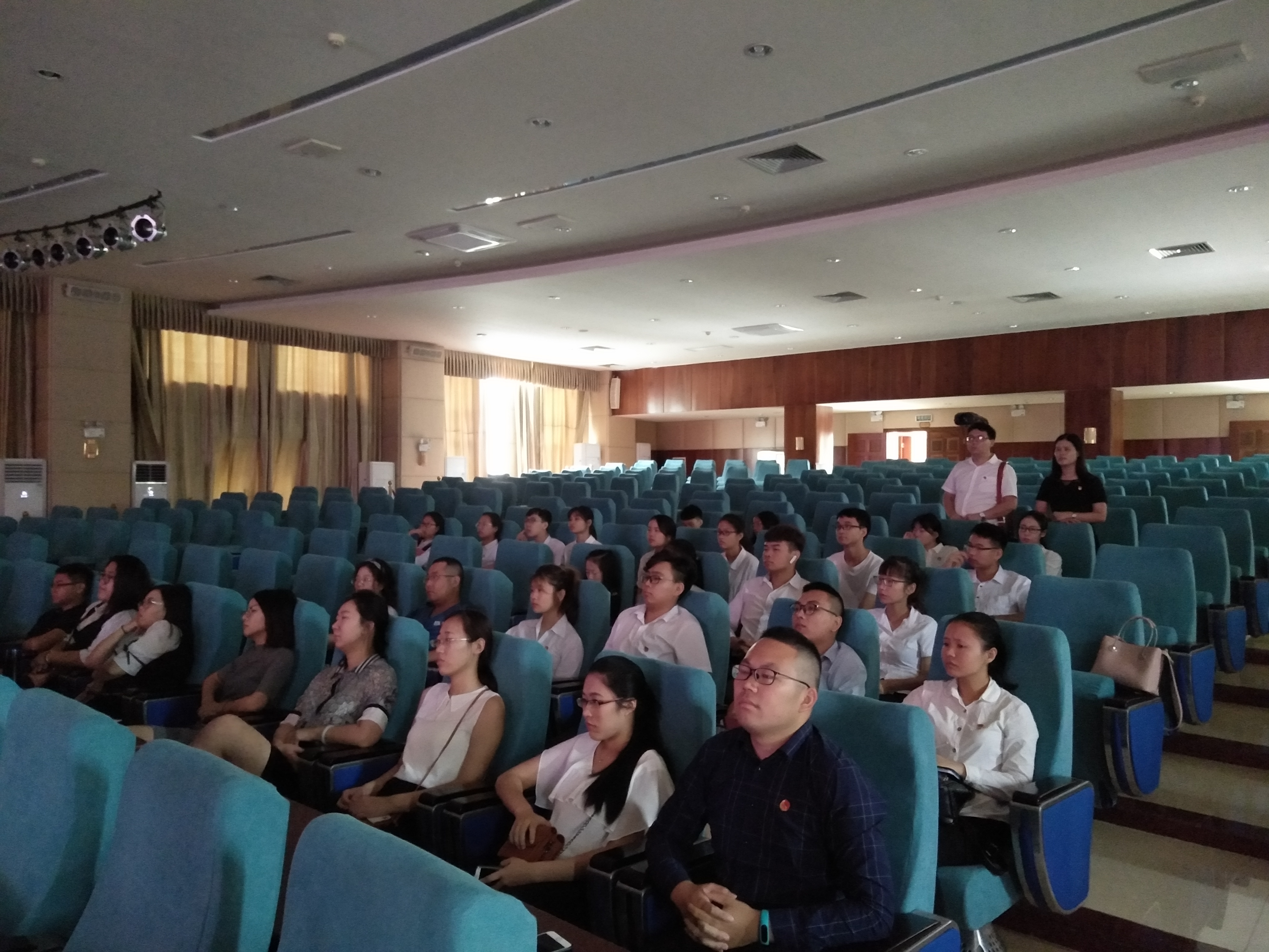  马克思主义学院“喜迎党的九十七岁生日”党员系列活动（三）——参观海南省反腐倡廉警示教育基地