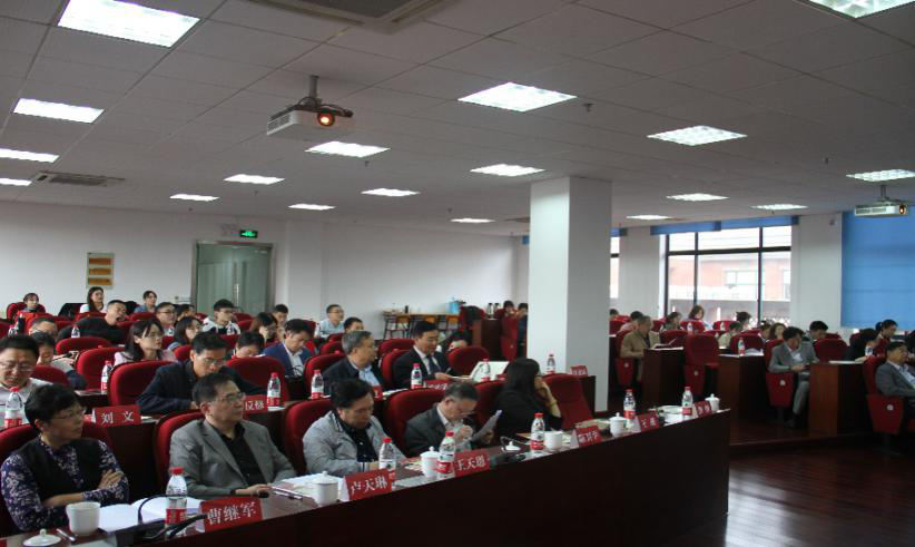 我院研究生张华参加上海市马克思主义研究论坛