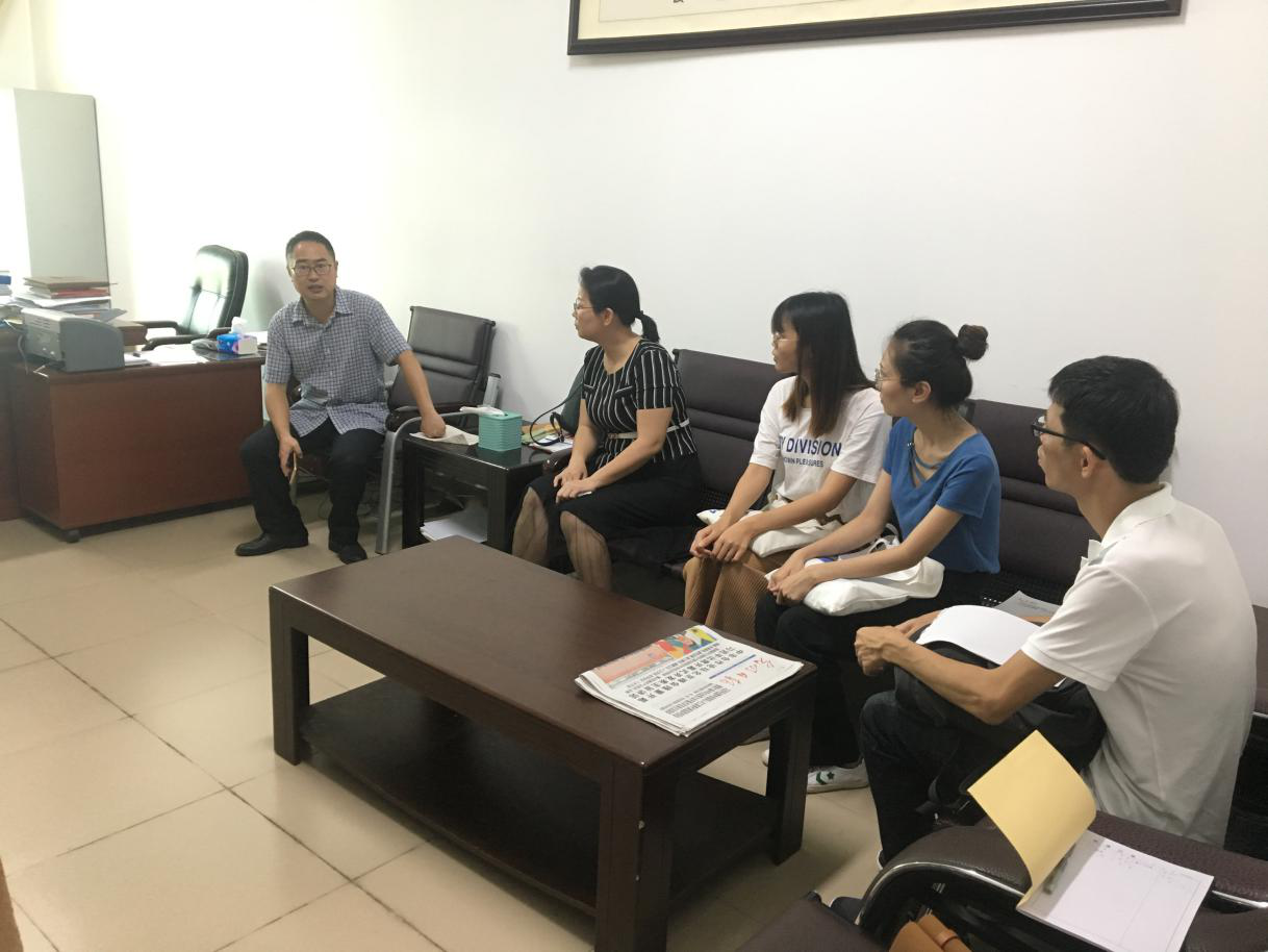 我院研究生赴海口市一中实习