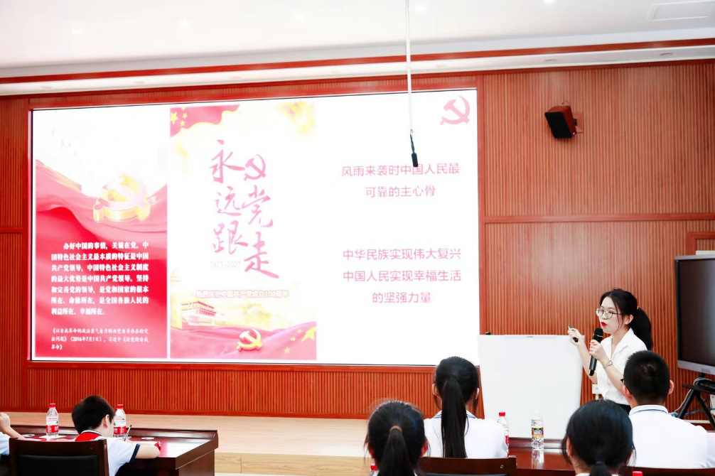 将抗风救灾的生动实践融入海南大中小学一体化思政课