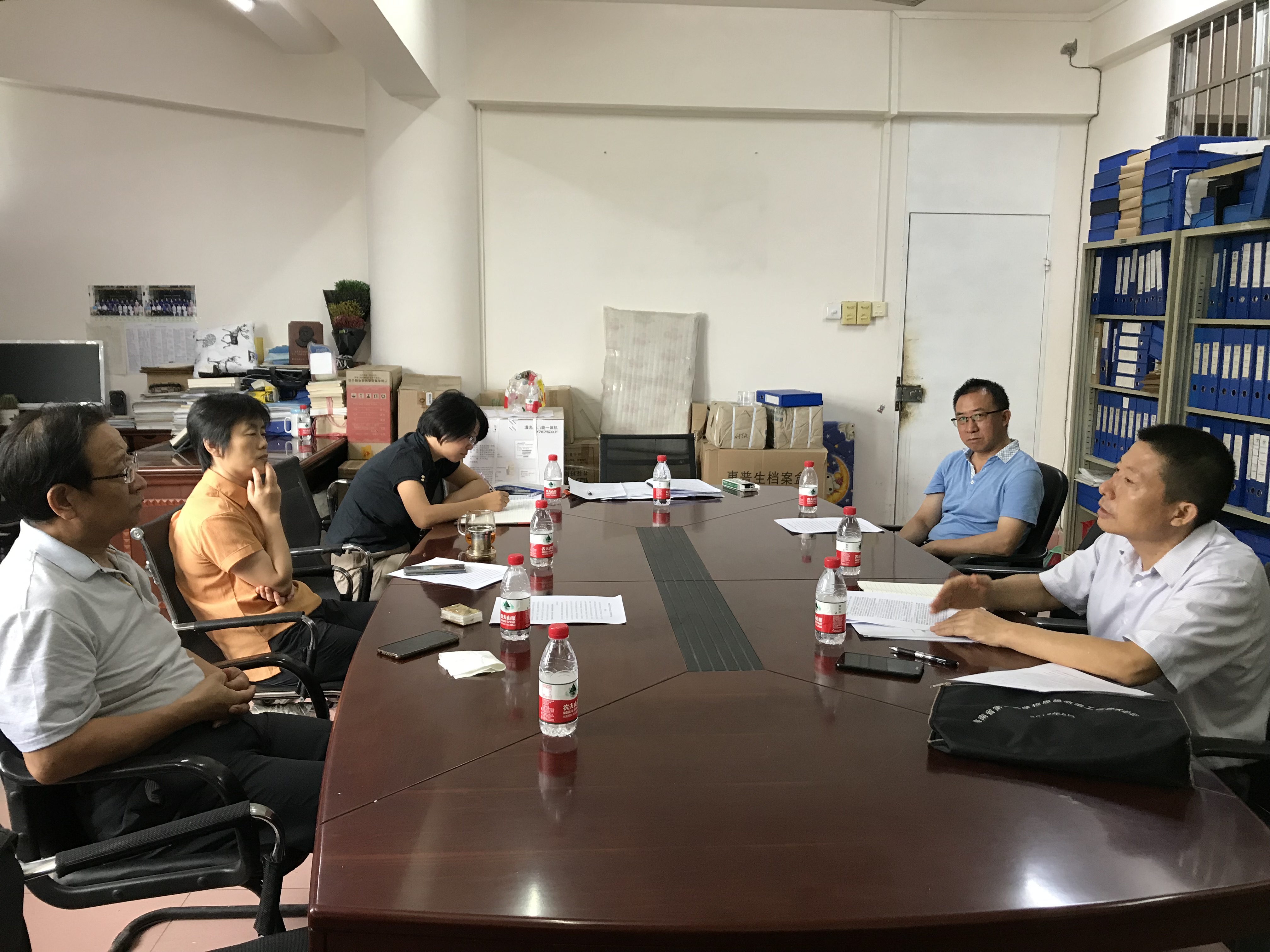 马克思主义学院党委组织学习《关于深化新时代学校思想政治理论课改革创新的若干意见》并传达校党委关于马院建设的专题会精神