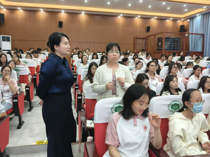 海马论坛第二十八期：马克思主义学院举办“核心素养导向下中学政治课堂的建构”讲座