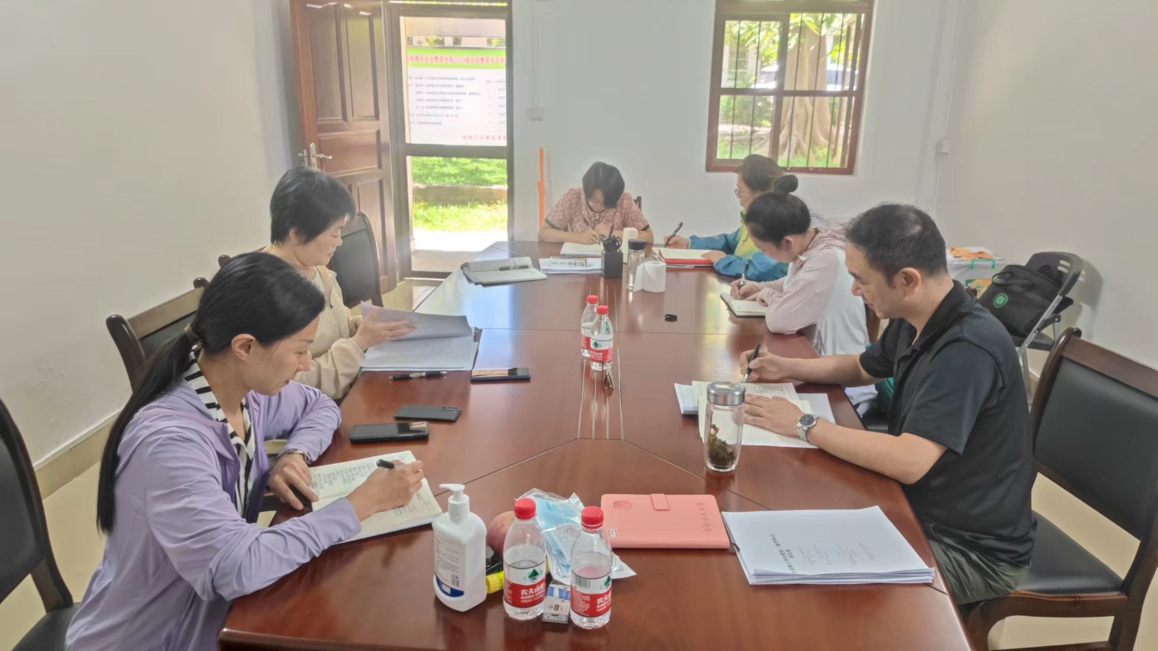 马克思主义学院开展主题教育调研报告交流会
