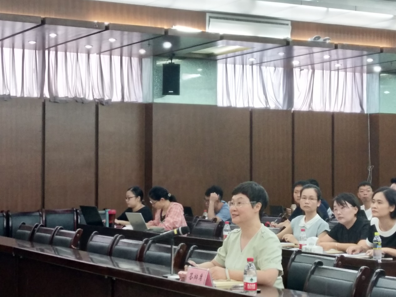 马克思主义学院组织博士研究生学位论文预答辩与开题答辩