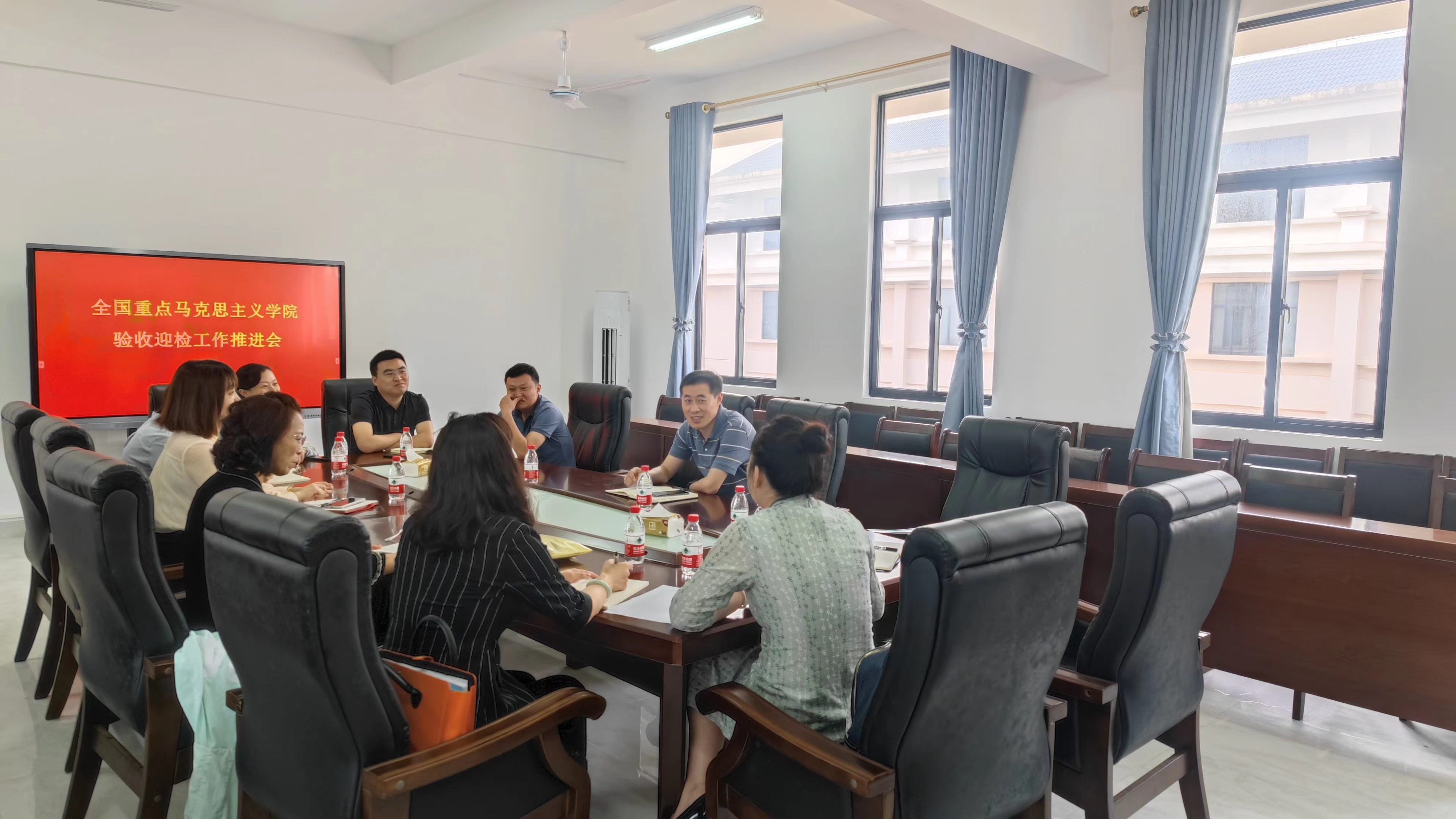 白显良副校长到学院调研重点马克思主义学院建设迎检情况